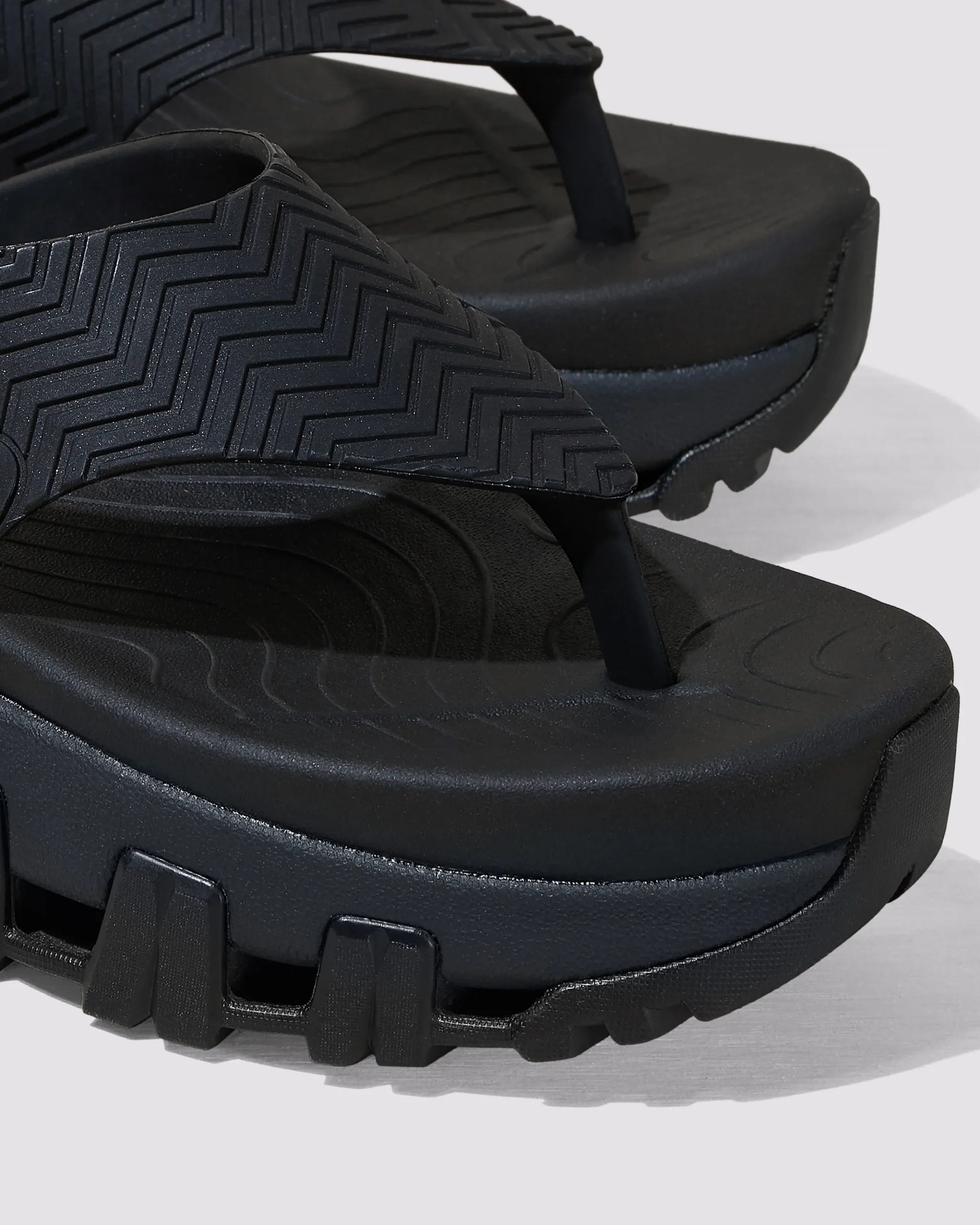 Online P448 Bondi Tux/ Black