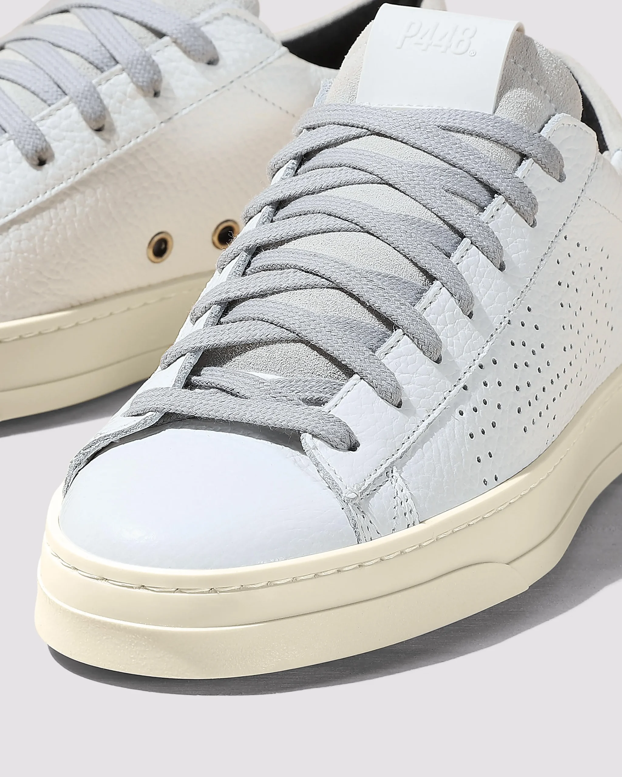 Store P448 Jack All White