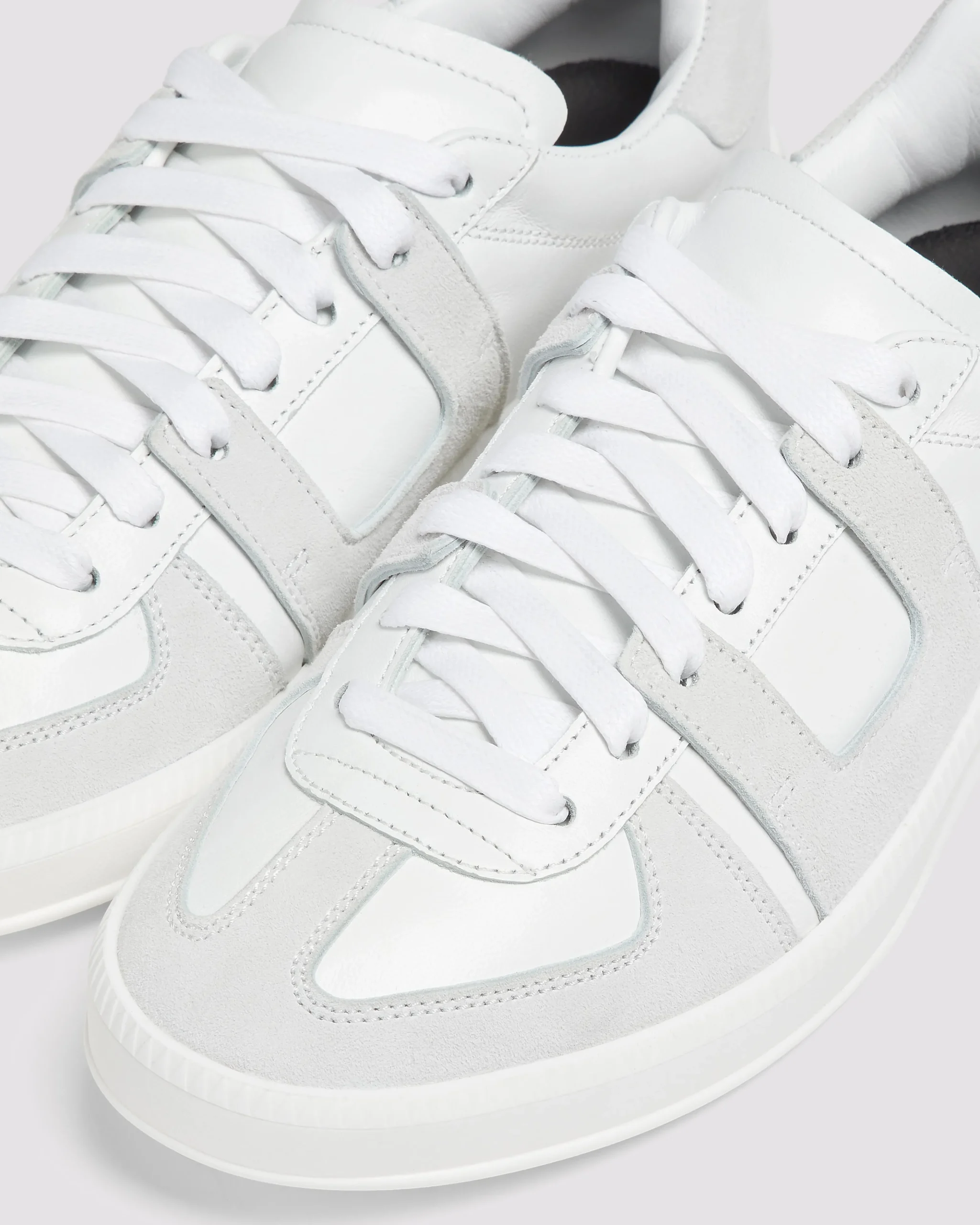 Store P448 Monza White